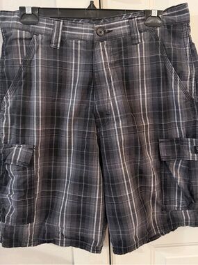 Wrangler Black and Gray Plaid Cargo Shorts